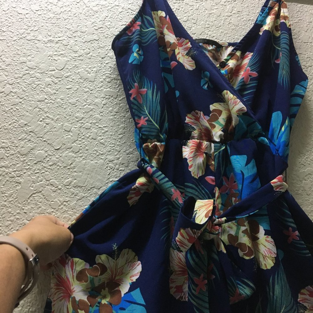 Jumper with blue tropical pattern - Picture 3 of 9